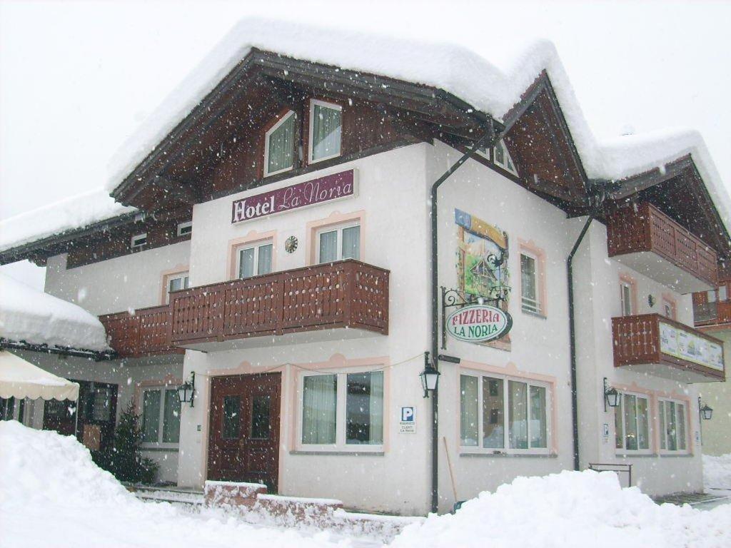 Hotel La Noria Commezzadura Exterior photo