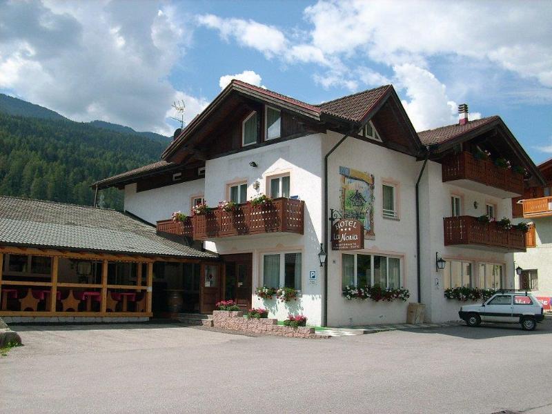 Hotel La Noria Commezzadura Exterior photo
